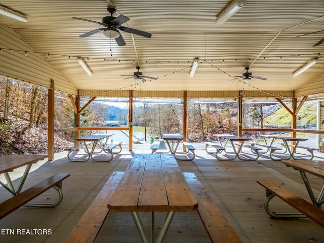 1340 Lakeview Dr, Sharps Chapel, TN 37866