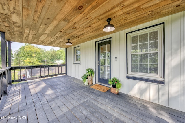 313 Edgewood Cir, Clinton, TN 37716 - view of wooden porch
