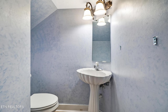 110 Lakecrest Ln, Oak Ridge, TN 37830 - half bathroom with lofted ceiling and a chandelier