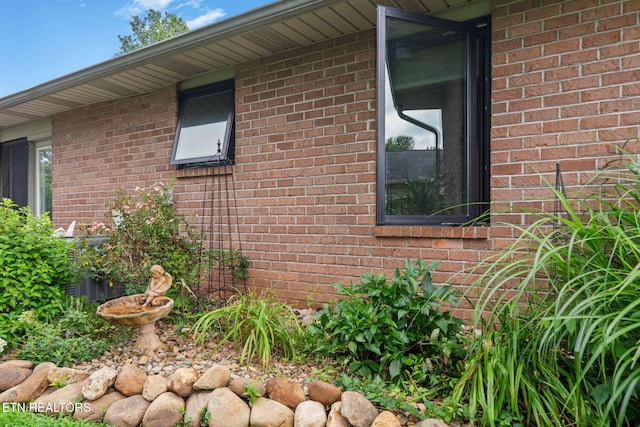 7217 Palermo Rd, Knoxville, TN 37918 - view of side of property with brick siding