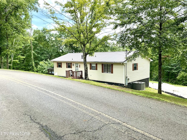 150 Clear Branch Rd, Rocky Top, TN 37769