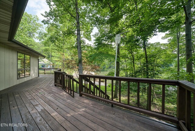 11 Londell Ct, Crossville, TN 38558
