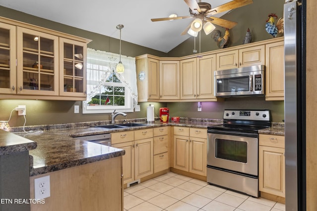 327 S Fowler St, Clinton, TN 37716 - photo 8