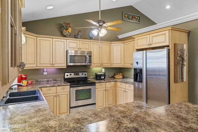 327 S Fowler St, Clinton, TN 37716 - photo 9