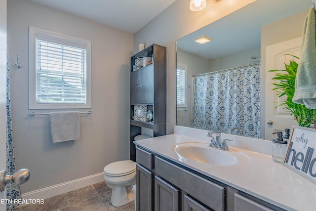 1221 Sky Top Ln, Powell, TN 37849 - full bath with vanity and a shower with curtain