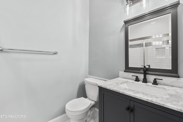 545 Rarity Bay Pkwy Unit 103, Vonore, TN 37885 - bathroom with toilet and vanity
