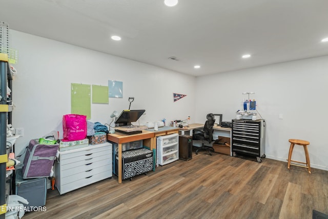 124 Pheasant Rd, Clinton, TN 37716 - office area with wood finished floors and recessed lighting