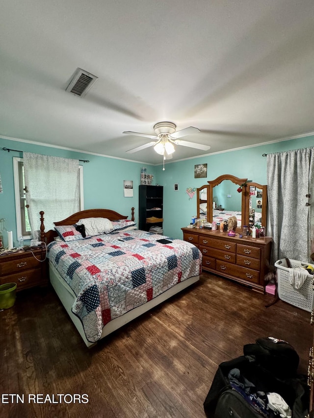 103 Albany Rd, Oak Ridge, TN 37830 - bedroom featuring dark wood finished floors and a ceiling fan