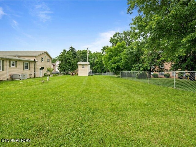 205 Ellison Rd, Lafollette, TN 37766 - view of yard featuring an outdoor structure