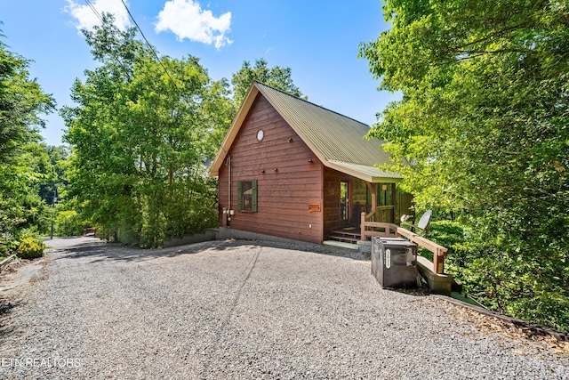 2011 Ridgecrest Loop Ln, Sevierville, TN 37876 - view of home's exterior with a metal roof