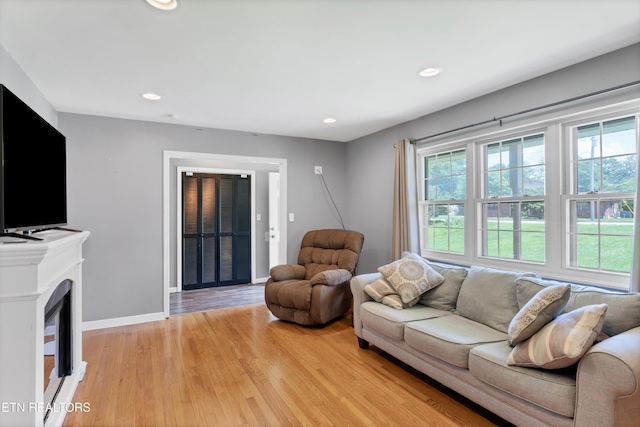 898 W Cunningham St, Alcoa, TN 37701 - living area with light wood-type flooring and recessed lighting