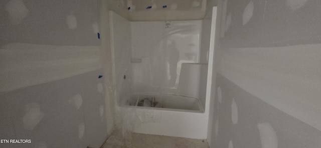 2333 Arrow Trl, Monterey, TN 38574 - full bath with shower / tub combination