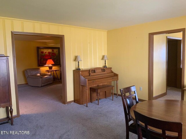 1315 Winchester Ave, Middlesboro, KY 40965 - dining space with carpet floors