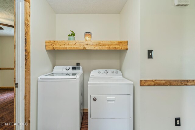 555 N Trigonia Rd, Greenback, TN 37742 - laundry area with independent washer and dryer, wood finished floors, and a textured ceiling
