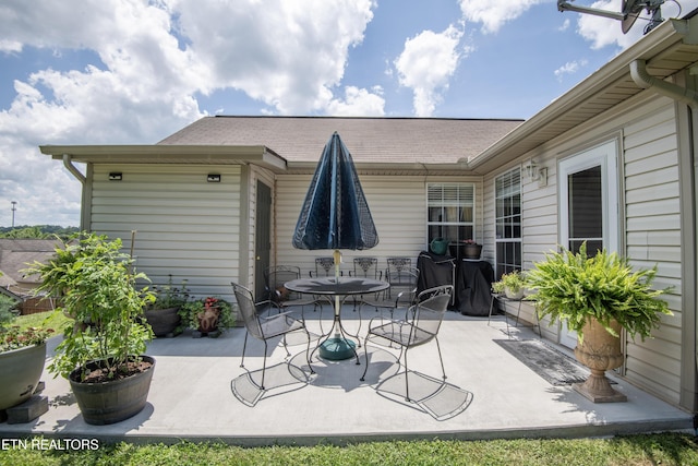 5632 Libby Way, Knoxville, TN 37924 - view of patio / terrace with outdoor dining space