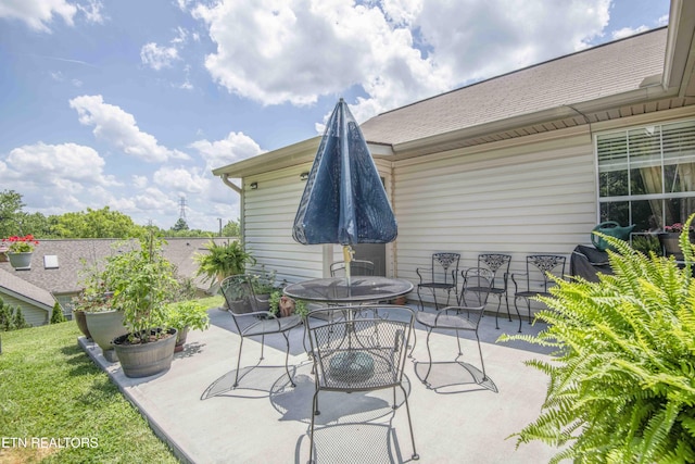 5632 Libby Way, Knoxville, TN 37924 - view of patio with outdoor dining space