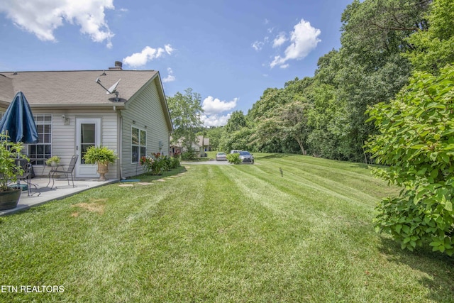 5632 Libby Way, Knoxville, TN 37924 - view of green lawn featuring a patio