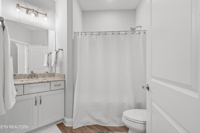 402 Sycamore Pl, Loudon, TN 37774 - bathroom featuring vanity, a shower with curtain, and wood finished floors