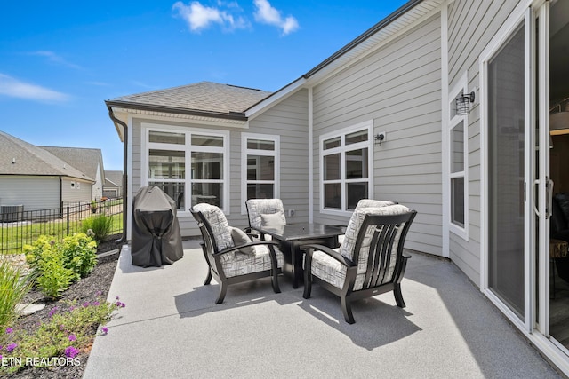 402 Sycamore Pl, Loudon, TN 37774 - view of patio featuring outdoor dining space