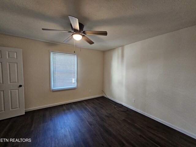 708 Ilchester Ave, Middlesboro, KY 40965 - photo 10