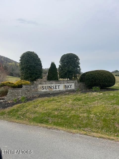 Russell Brothers Rd, Sharps Chapel, TN 37866