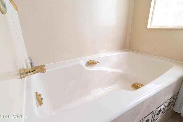 824 W Woodchase Rd, Knoxville, TN 37934 - bathroom featuring a bath
