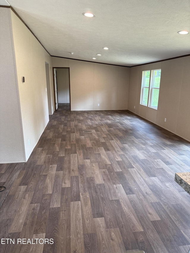 1684 Shields Dr, Morristown, TN 37814 - spare room with dark wood-type flooring, a textured ceiling, and recessed lighting