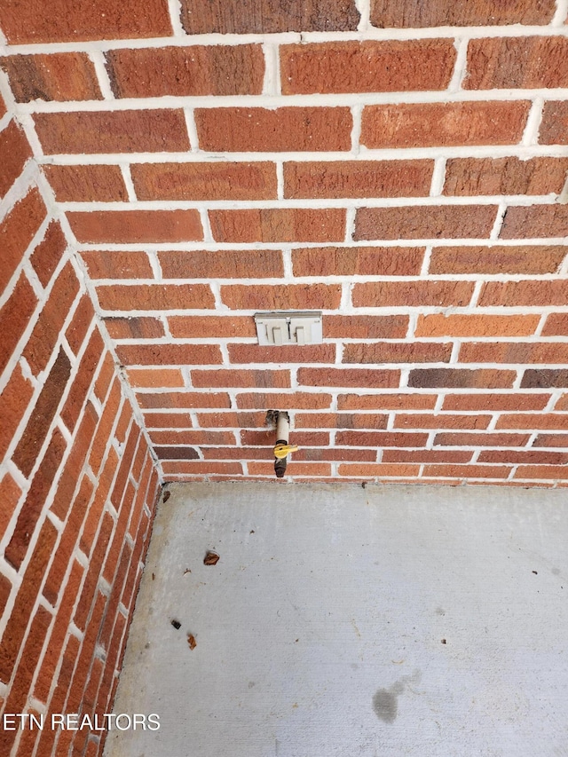 715 Cedar Ln Unit 135, Knoxville, TN 37912 - detailed view of brick siding