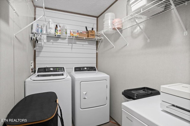 288 Forks Grove Rd, Lafollette, TN 37766 - laundry area with washer and dryer and a textured ceiling