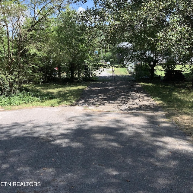 195 Hamblin St, New Tazewell, TN 37825 - view of road with a gate