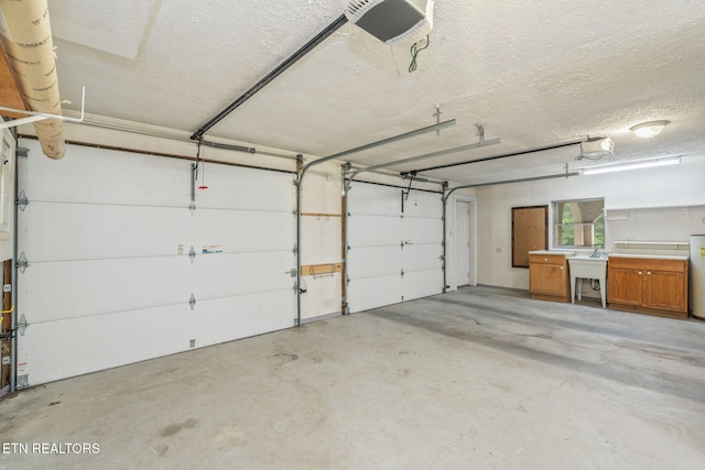 363 Staghorn Ln, Seymour, TN 37865 - garage with a garage door opener