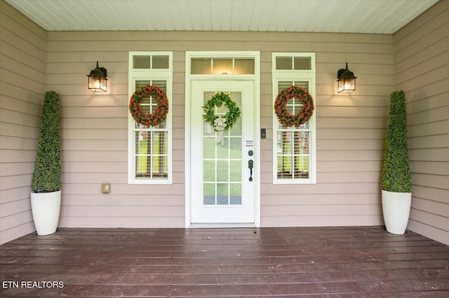 171 Forest Cove Ct, Jacksboro, TN 37757 - doorway to property with covered porch