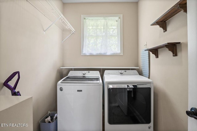 171 Forest Cove Ct, Jacksboro, TN 37757 - laundry room with washing machine and dryer