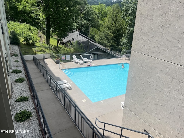 354 E Holly Ridge Rd Unit 354, Gatlinburg, TN 37738 - community pool with a patio area