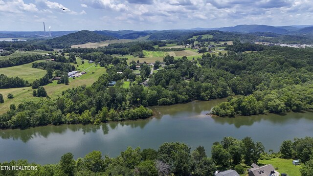 302 Lake St, Harriman, TN 37748 - aerial view of a water and mountain view