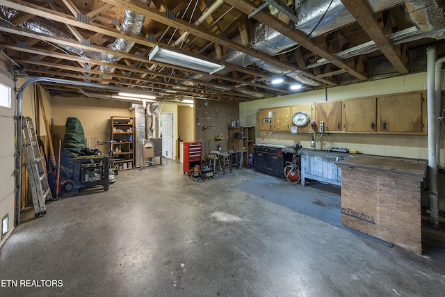 302 Lake St, Harriman, TN 37748 - view of garage
