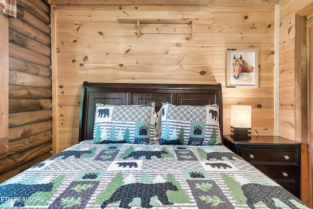 509 Thomas Loop Rd, Sevierville, TN 37876 - bedroom featuring rustic walls