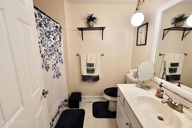 616 Loop Rd, Knoxville, TN 37934 - bathroom with vanity, a shower with curtain, and tile patterned floors