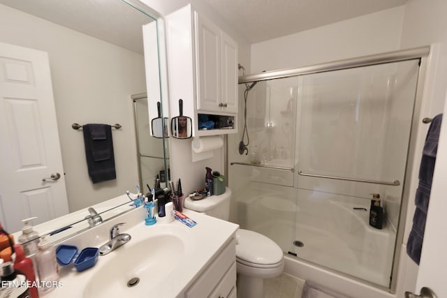 616 Loop Rd, Knoxville, TN 37934 - bathroom with a shower stall and vanity