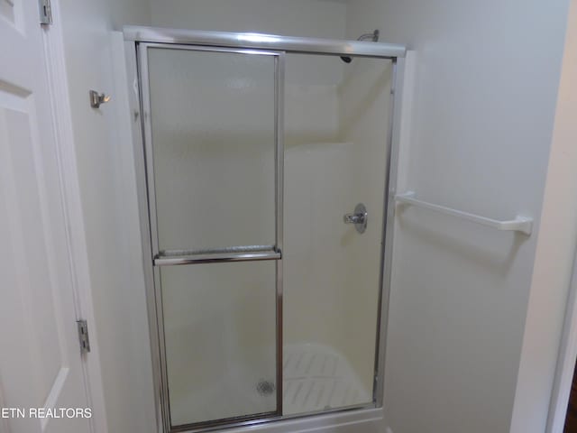 363 Smith Rd, Crossville, TN 38571 - full bath with a shower with door