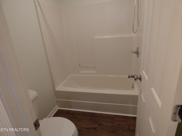 363 Smith Rd, Crossville, TN 38571 - full bath with wood finished floors and shower / bath combination