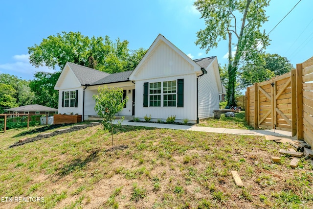 229 Edgewood Ave, Clinton, TN 37716 - photo 2