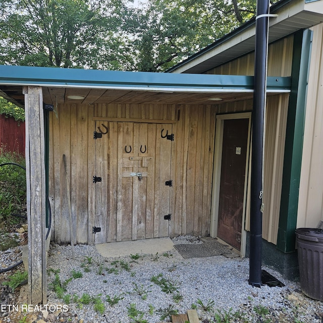 1911 Branam Hill Rd, Jellico, TN 37762 - property entrance