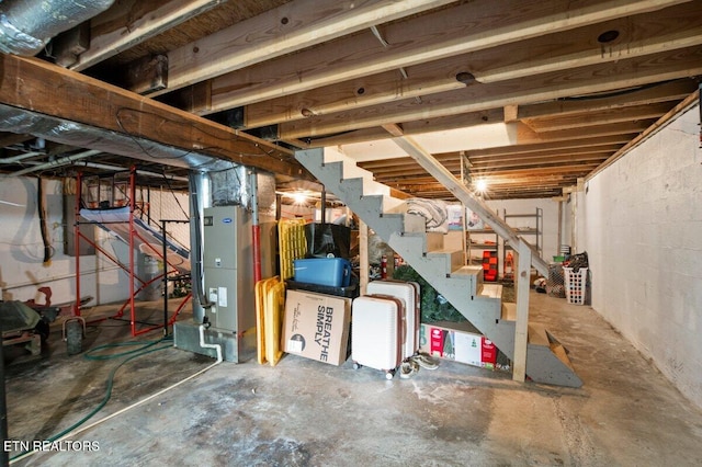 382 Tionesta Dr, Jacksboro, TN 37757 - unfinished below grade area with stairs