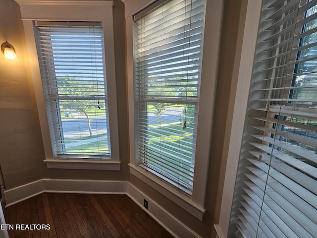 2824 W Cumberland Ave, Middlesboro, KY 40965 - detailed view of baseboards and wood finished floors