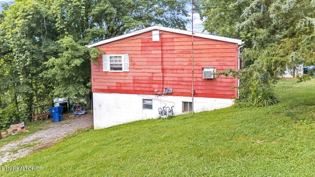 530 Sewanee St, Harriman, TN 37748 - photo 2