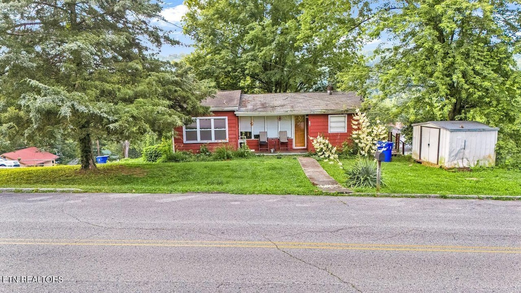 530 Sewanee St, Harriman, TN 37748 - photo 1