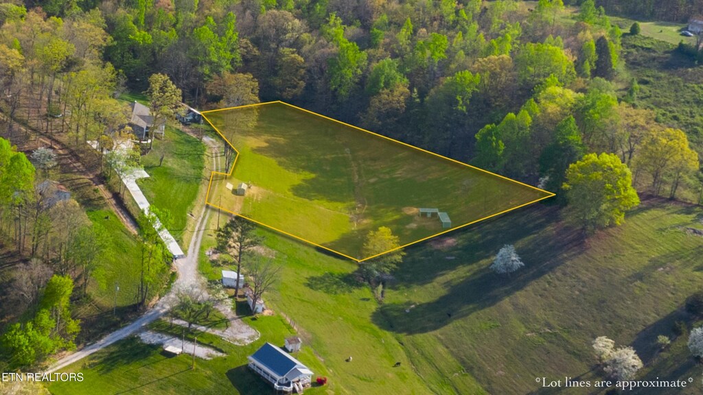 Mac Ivey Ln, Lafollette, TN 37766