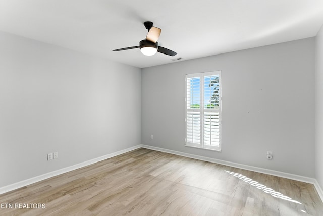 8808 Cedar Springs Ln, Knoxville, TN 37923 - empty room featuring wood finished floors and a ceiling fan