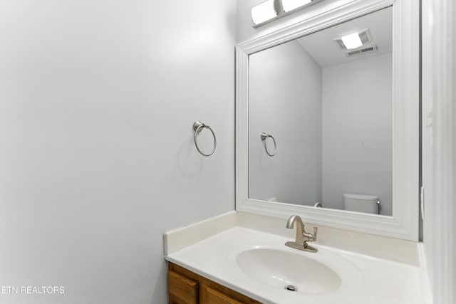 8808 Cedar Springs Ln, Knoxville, TN 37923 - bathroom with vanity and toilet